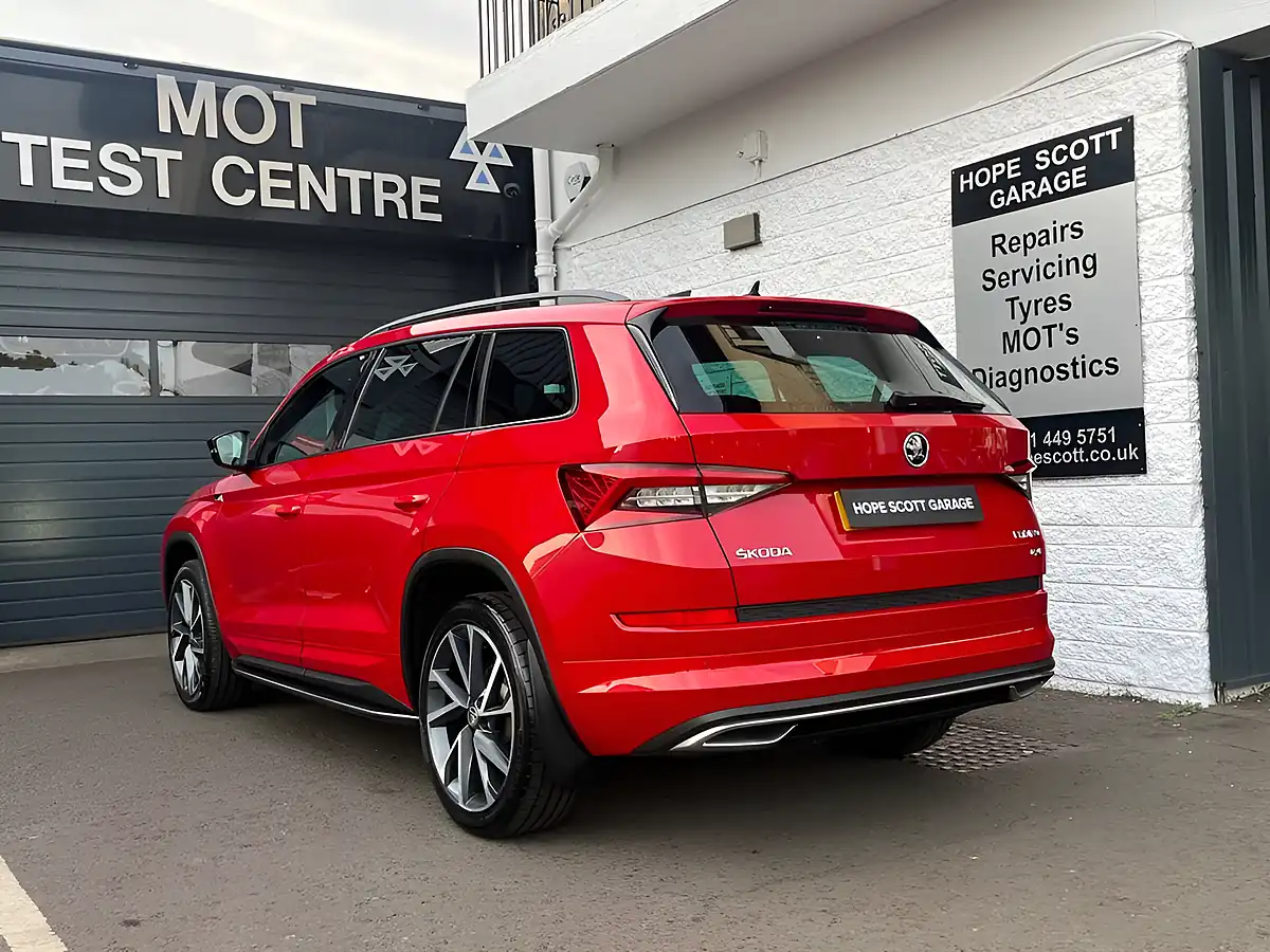 Used 2018 Skoda Kodiaq Sportline Red - Interior and Exterior details 5