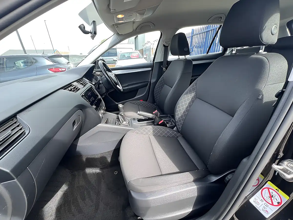Used 2018 Skoda Octavia S Black Magic Pearl Met - Interior and Exterior details 14