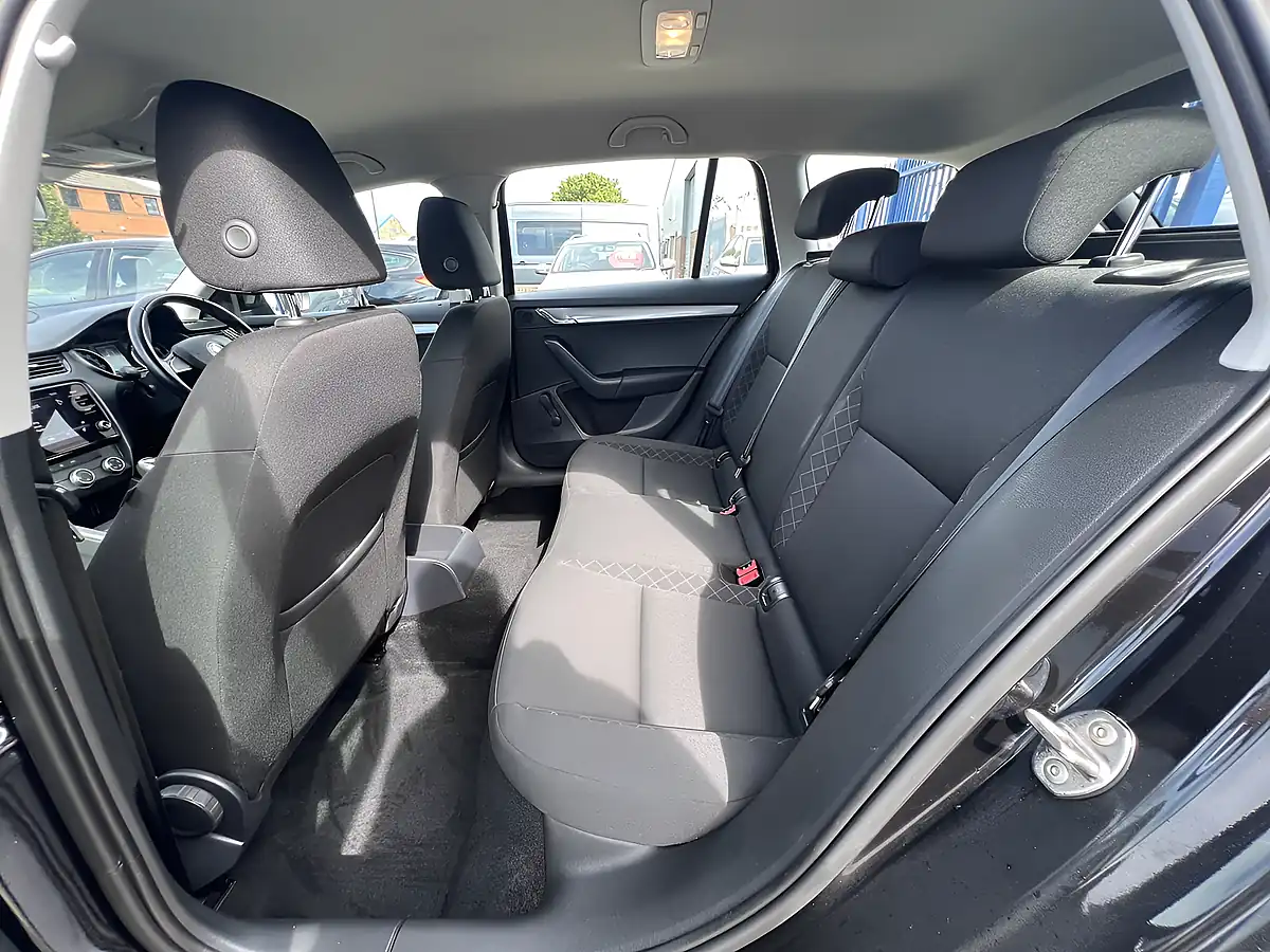 Used 2018 Skoda Octavia S Black Magic Pearl Met - Interior and Exterior details 15