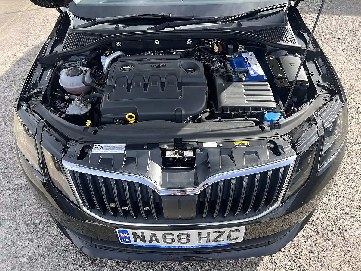 Used 2018 Skoda Octavia S Black Magic Pearl Met - Interior and Exterior details 20
