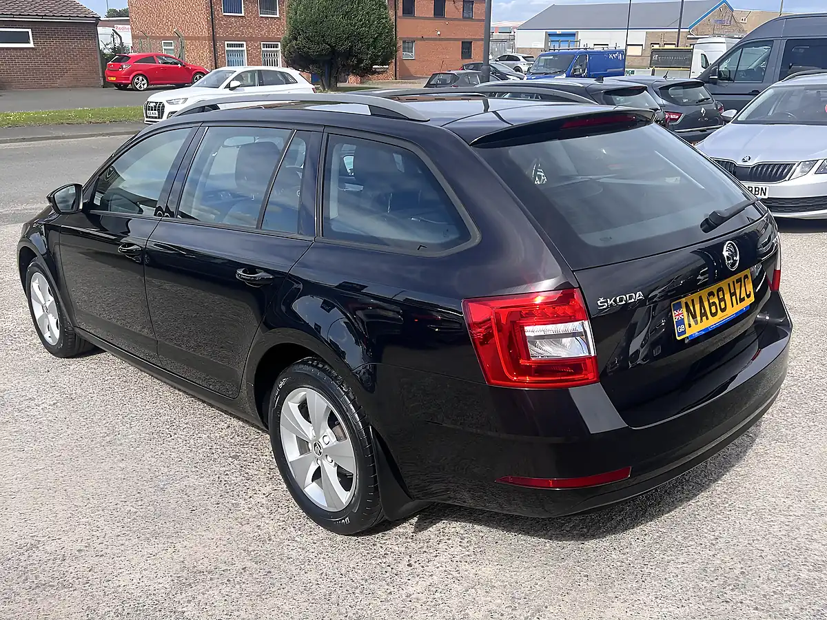 Used 2018 Skoda Octavia S Black Magic Pearl Met - Interior and Exterior details 8