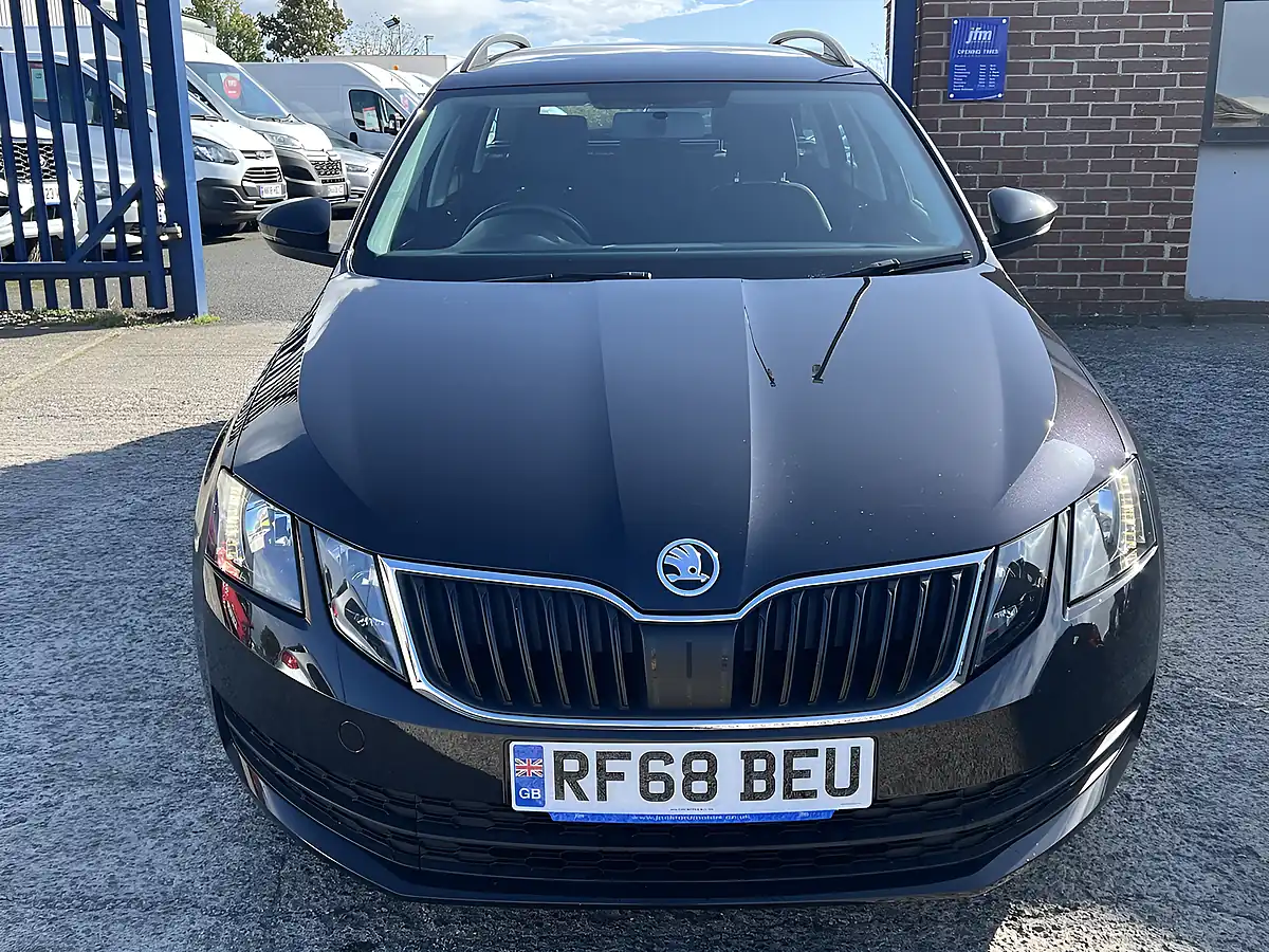 Used 2018 Skoda Octavia S Black Magic Pearl Met - Interior and Exterior details 19