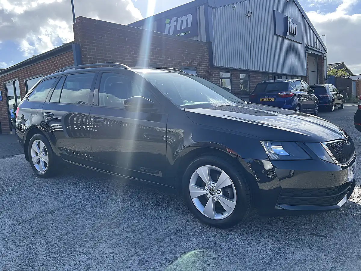 Used 2018 Skoda Octavia S Black Magic Pearl Met - Interior and Exterior details 20