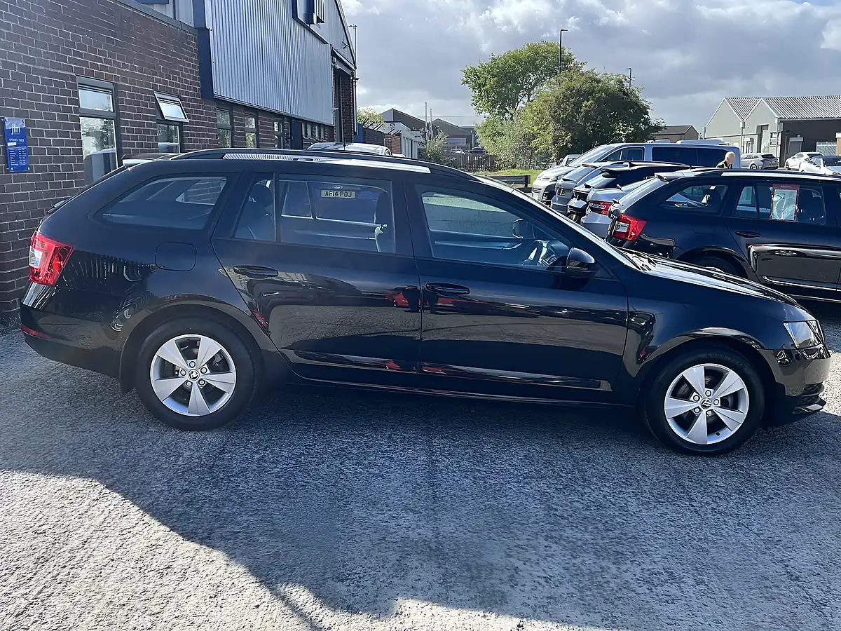 Used 2018 Skoda Octavia S Black Magic Pearl Met - Interior and Exterior details 5