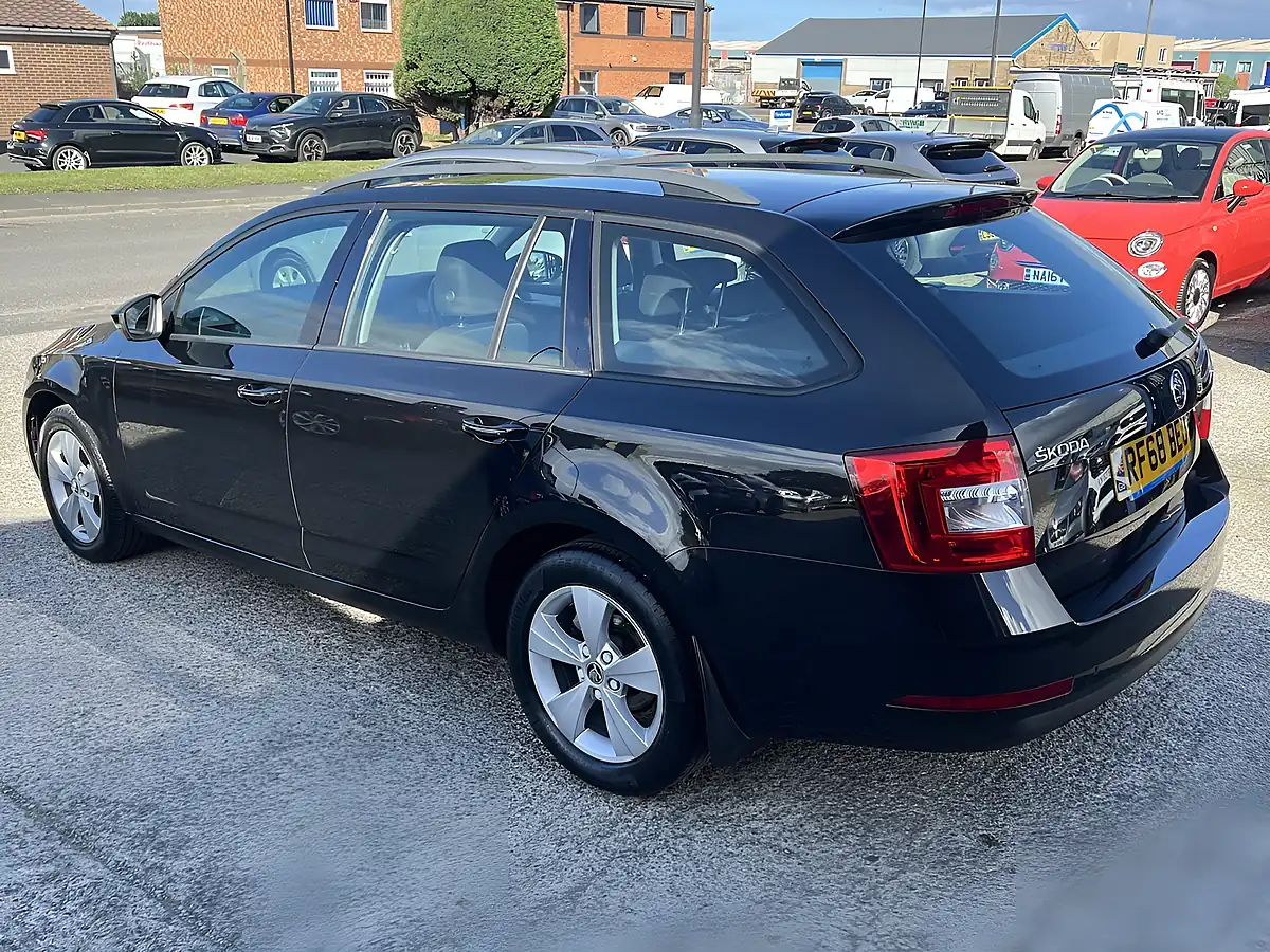 Used 2018 Skoda Octavia S Black Magic Pearl Met - Interior and Exterior details 8