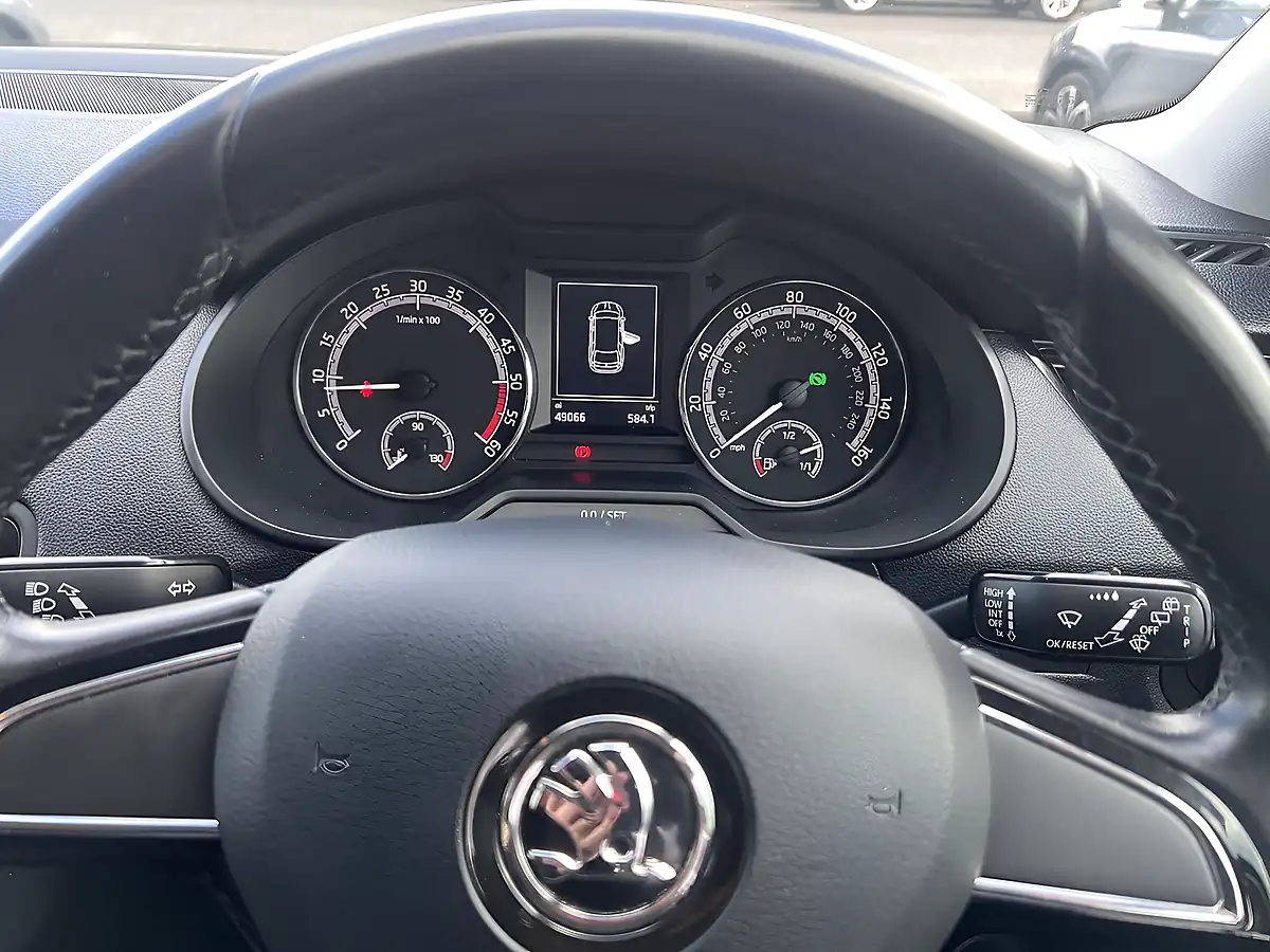 Used 2018 Skoda Octavia S Black Magic Pearl Metallic - Interior and Exterior details 11