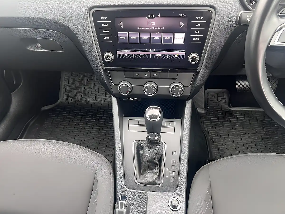Used 2018 Skoda Octavia S Black Magic Pearl Metallic - Interior and Exterior details 12