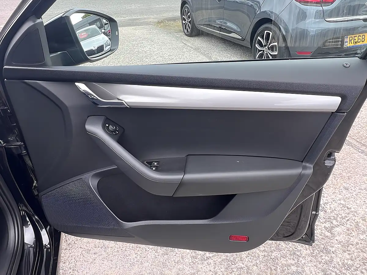 Used 2018 Skoda Octavia S Black Magic Pearl Metallic - Interior and Exterior details 15