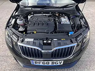 Used 2018 Skoda Octavia S Black Magic Pearl Metallic - Interior and Exterior details 19