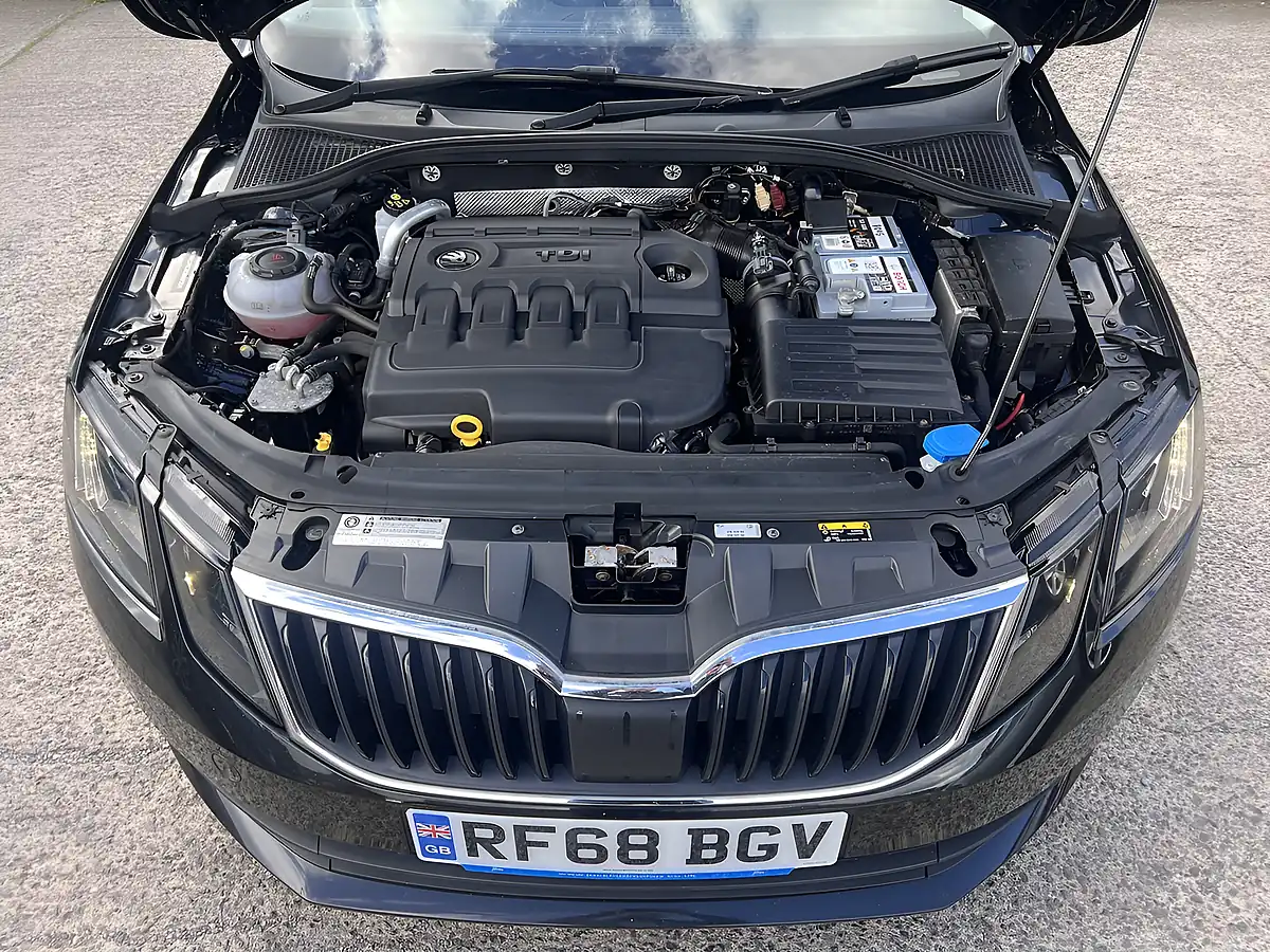 Used 2018 Skoda Octavia S Black Magic Pearl Metallic - Interior and Exterior details 19