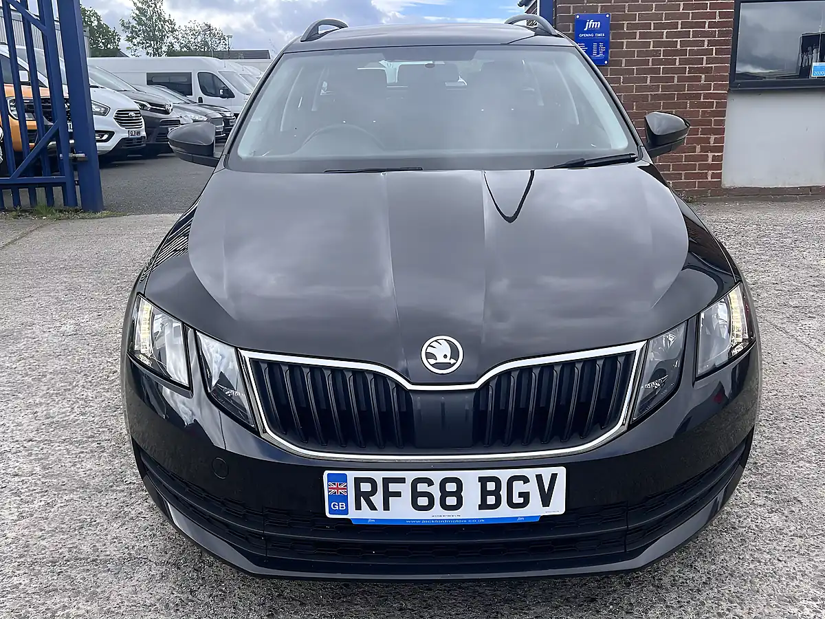 Used 2018 Skoda Octavia S Black Magic Pearl Metallic - Interior and Exterior details 20