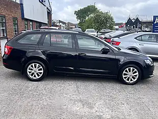 Used 2018 Skoda Octavia S Black Magic Pearl Metallic - Interior and Exterior details 5