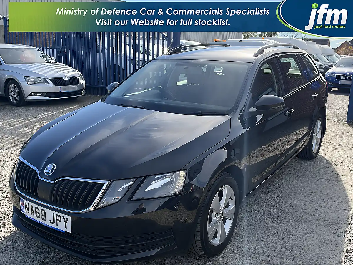 Used 2018 Skoda Octavia S Black Pearl Metallic - Interior and Exterior details 10