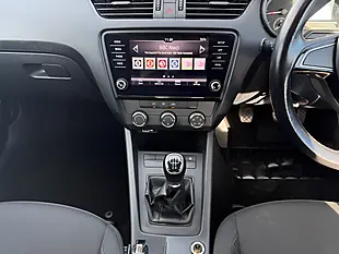 Used 2018 Skoda Octavia S Black Pearl Metallic - Interior and Exterior details 12