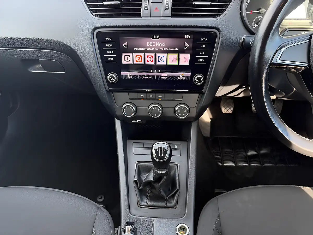 Used 2018 Skoda Octavia S Black Pearl Metallic - Interior and Exterior details 12