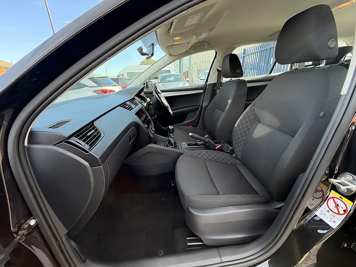 Used 2018 Skoda Octavia S Black Pearl Metallic - Interior and Exterior details 14