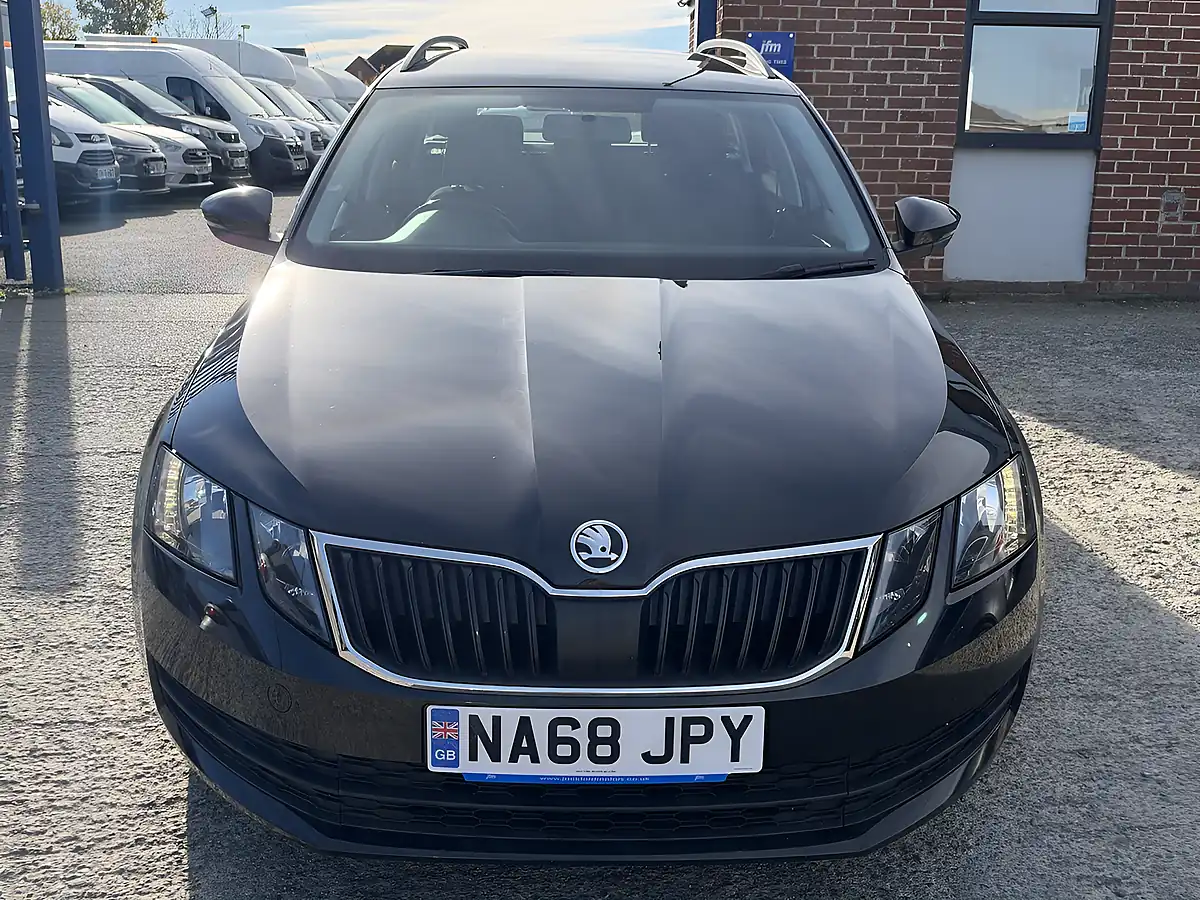 Used 2018 Skoda Octavia S Black Pearl Metallic - Interior and Exterior details 19