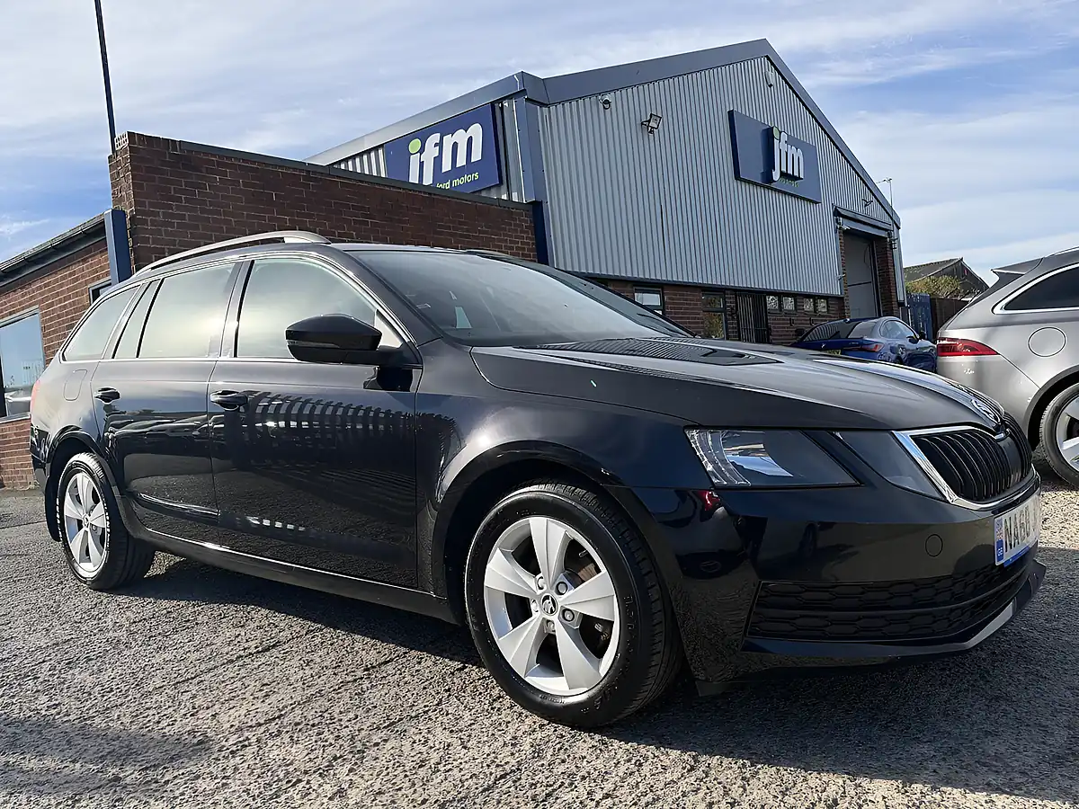 Used 2018 Skoda Octavia S Black Pearl Metallic - Interior and Exterior details 20