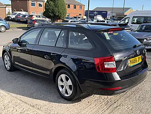 Used 2018 Skoda Octavia S Black Pearl Metallic - Interior and Exterior details 8