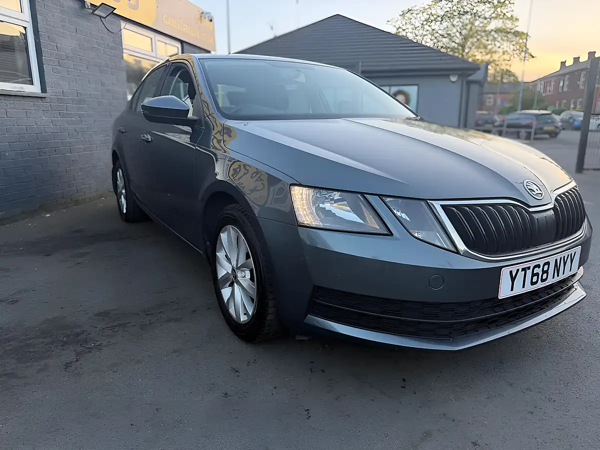 Used 2018 Skoda Octavia S Grey - Interior and Exterior details 11