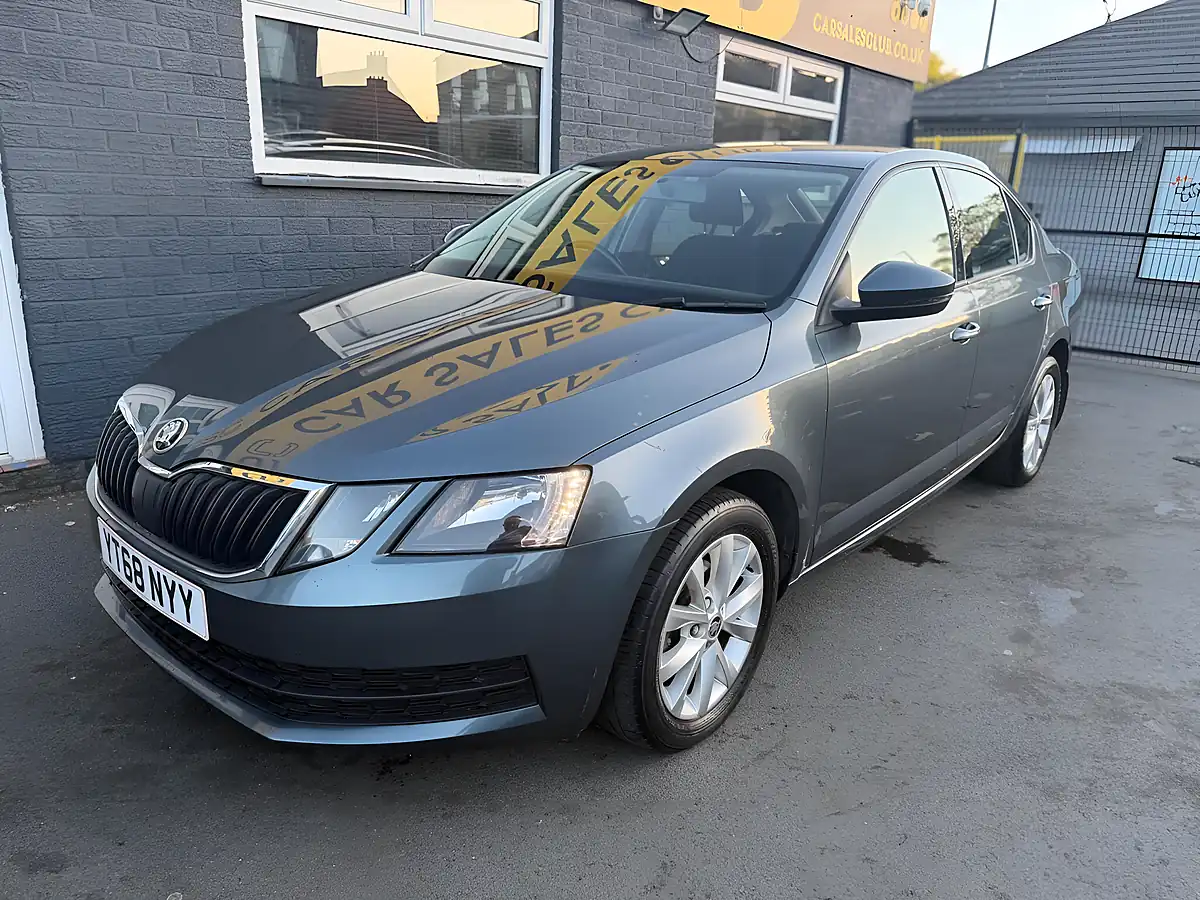 Used 2018 Skoda Octavia S Grey - Interior and Exterior details 13