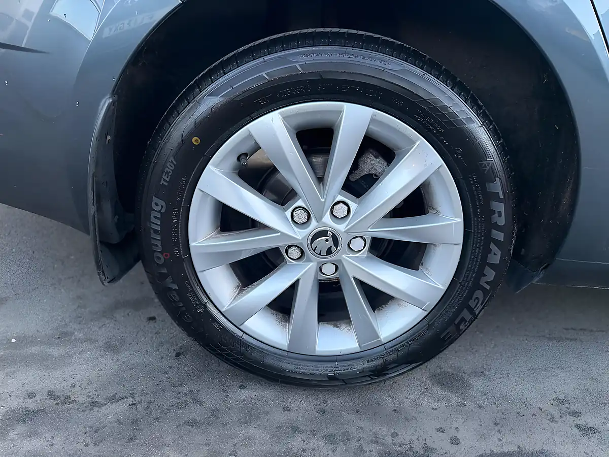Used 2018 Skoda Octavia S Grey - Interior and Exterior details 20