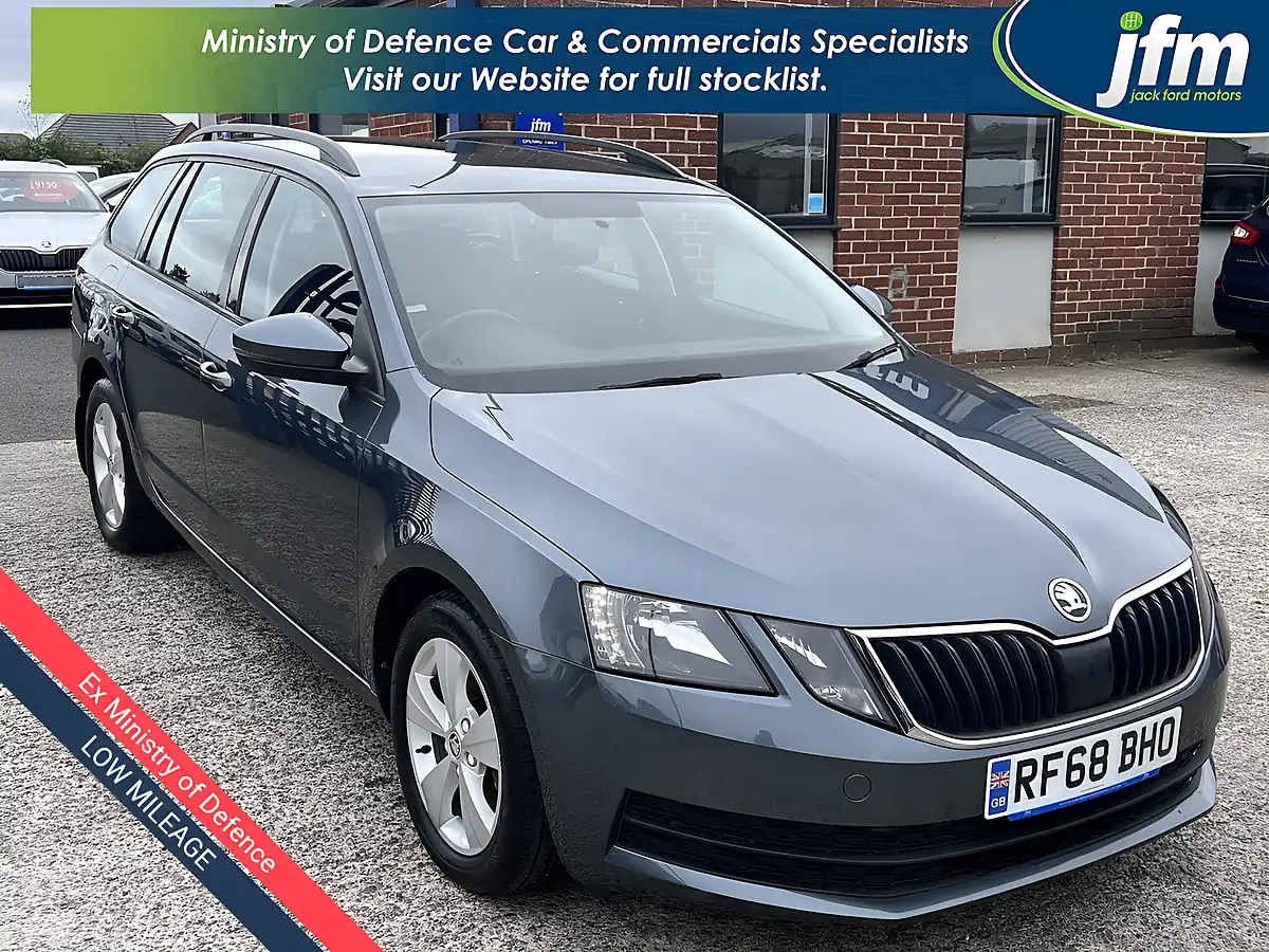Used 2018 Skoda Octavia S Quartz Grey Met - Front View