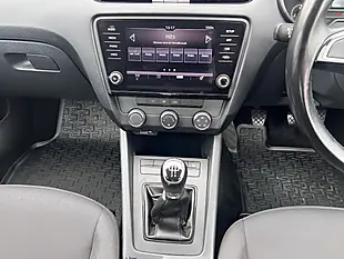 Used 2018 Skoda Octavia S Quartz Grey Met - Interior and Exterior details 12