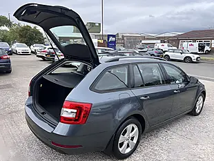 Used 2018 Skoda Octavia S Quartz Grey Met - Interior and Exterior details 15