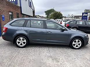 Used 2018 Skoda Octavia S Quartz Grey Met - Interior and Exterior details 5