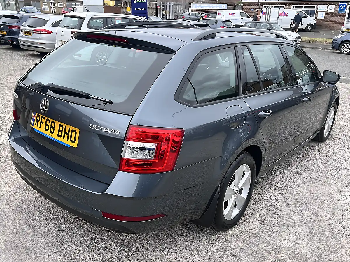 Used 2018 Skoda Octavia S Quartz Grey Met - Interior and Exterior details 6