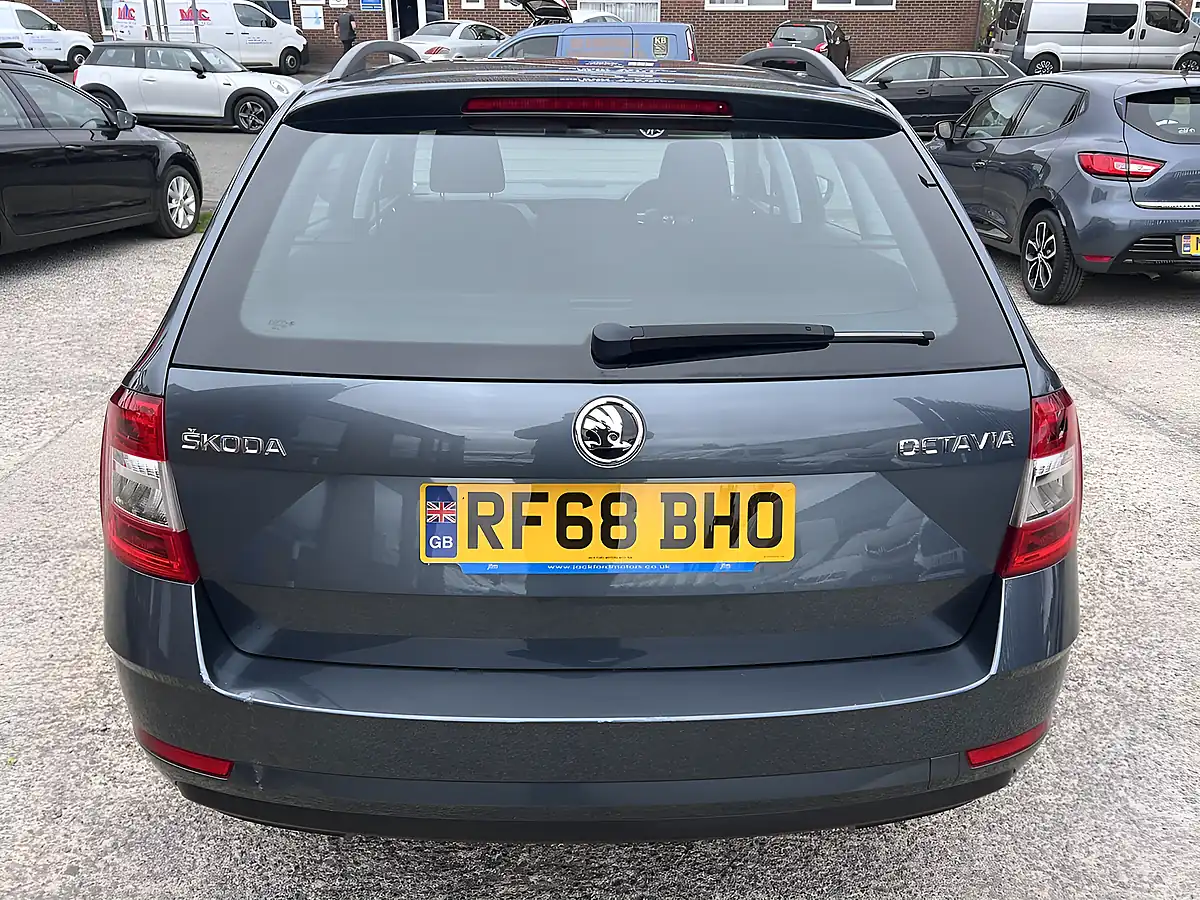 Used 2018 Skoda Octavia S Quartz Grey Met - Interior and Exterior details 7