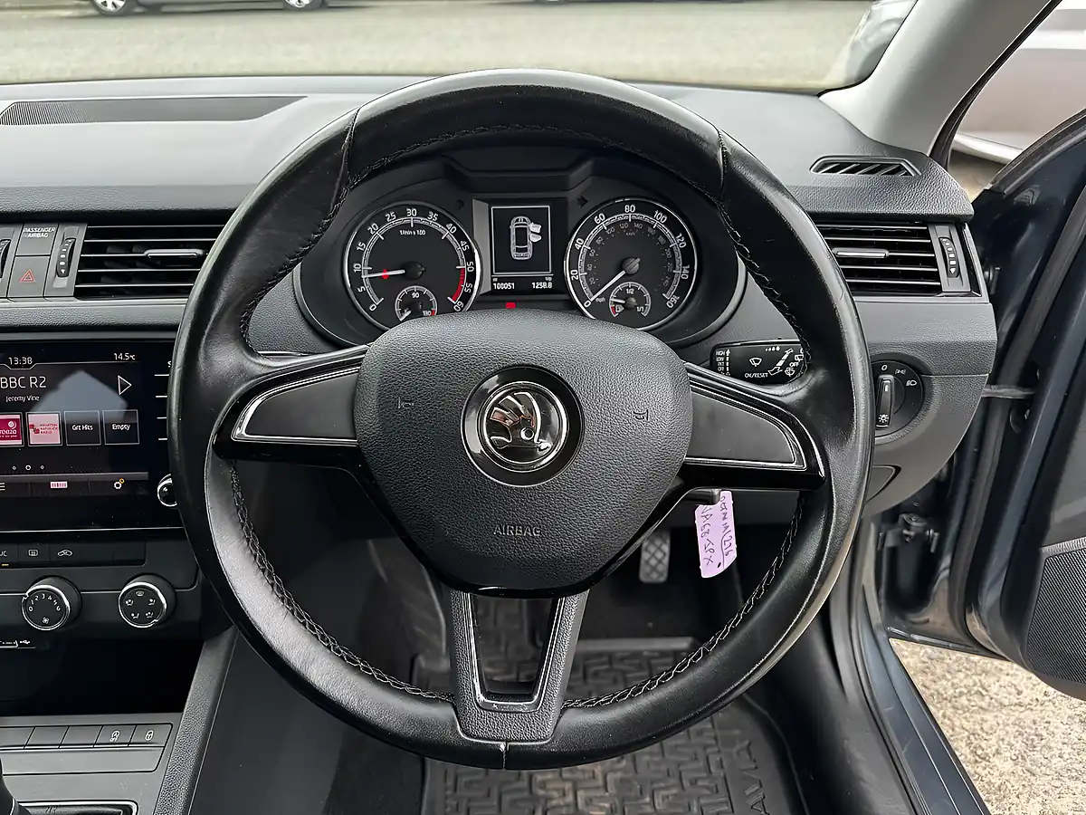 Used 2018 Skoda Octavia S Quartz Grey Metallic - Interior and Exterior details 11