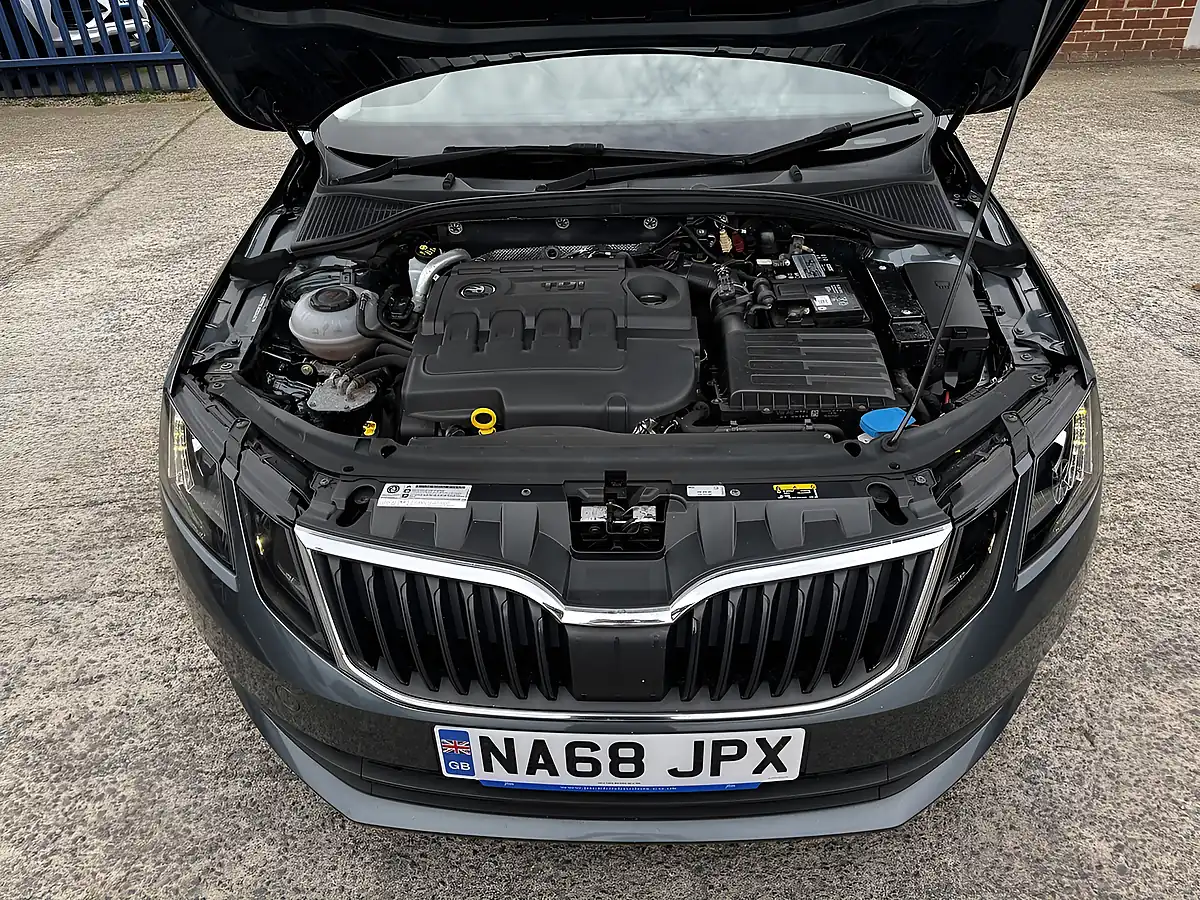 Used 2018 Skoda Octavia S Quartz Grey Metallic - Interior and Exterior details 17