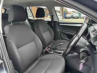 Used 2018 Skoda Octavia S Quartz Grey Metallic - Interior and Exterior details 3