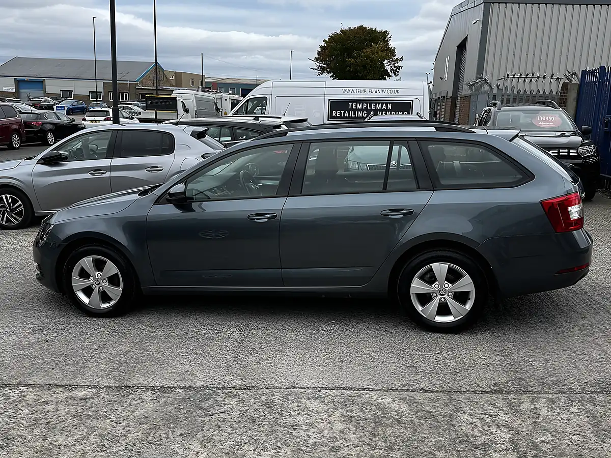 Used 2018 Skoda Octavia S Quartz Grey Metallic - Interior and Exterior details 6