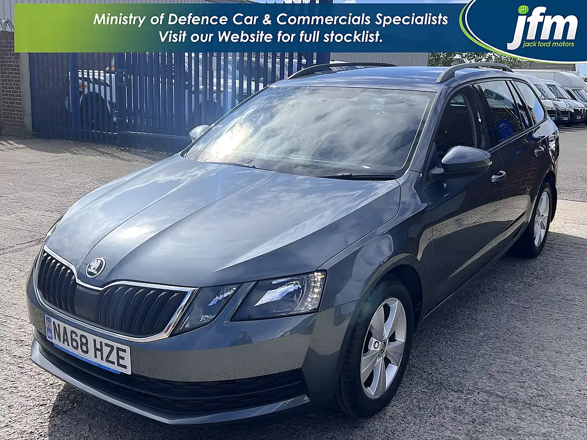 Used 2018 Skoda Octavia S Quartz Grey Metallic - Interior and Exterior details 10