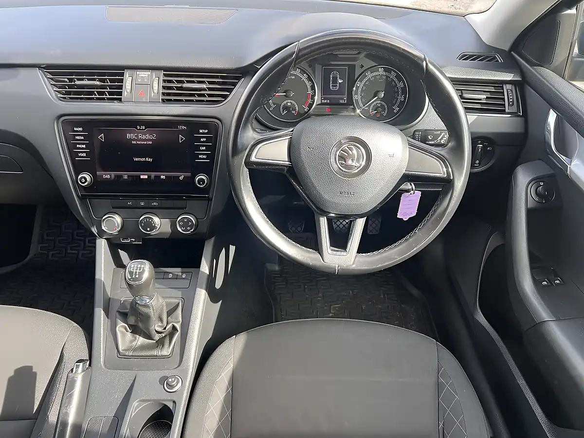 Used 2018 Skoda Octavia S Quartz Grey Metallic - Interior and Exterior details 11