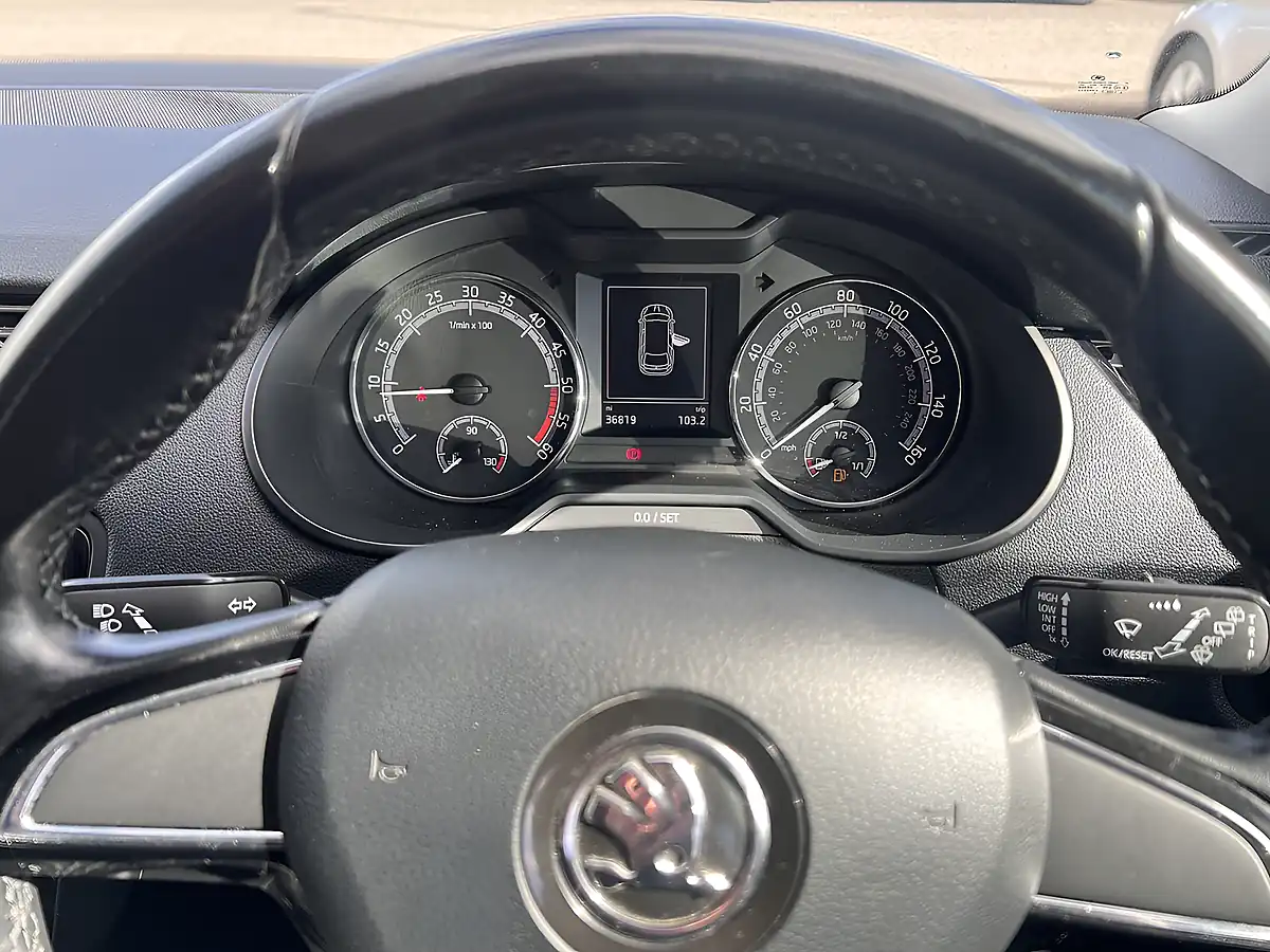 Used 2018 Skoda Octavia S Quartz Grey Metallic - Interior and Exterior details 12