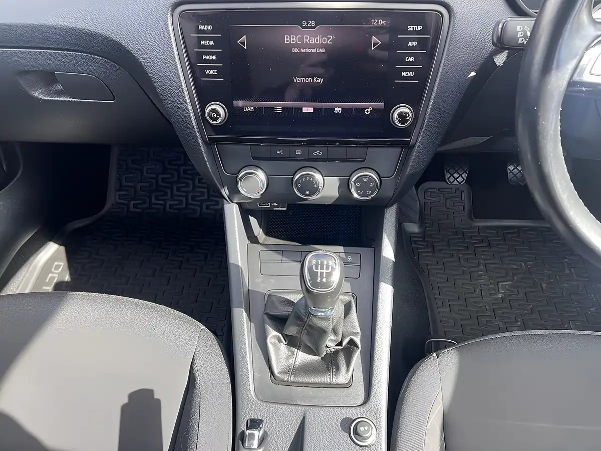 Used 2018 Skoda Octavia S Quartz Grey Metallic - Interior and Exterior details 13