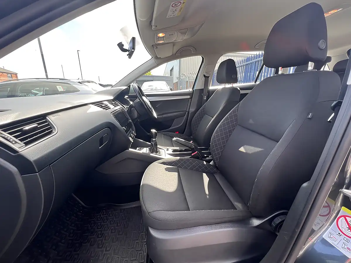 Used 2018 Skoda Octavia S Quartz Grey Metallic - Interior and Exterior details 14