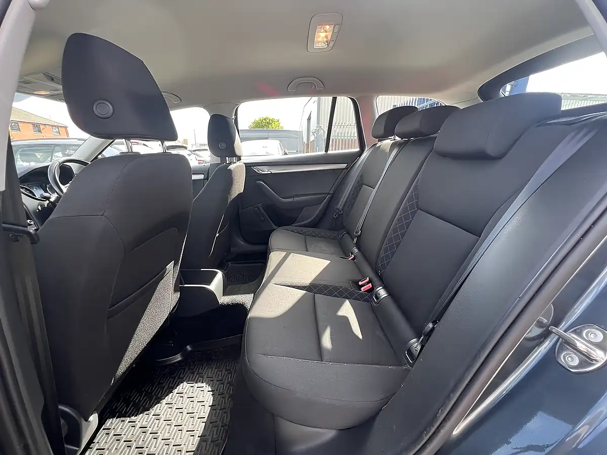 Used 2018 Skoda Octavia S Quartz Grey Metallic - Interior and Exterior details 15