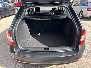 Used 2018 Skoda Octavia S Quartz Grey Metallic - Interior and Exterior details 17