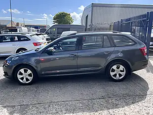 Used 2018 Skoda Octavia S Quartz Grey Metallic - Interior and Exterior details 9