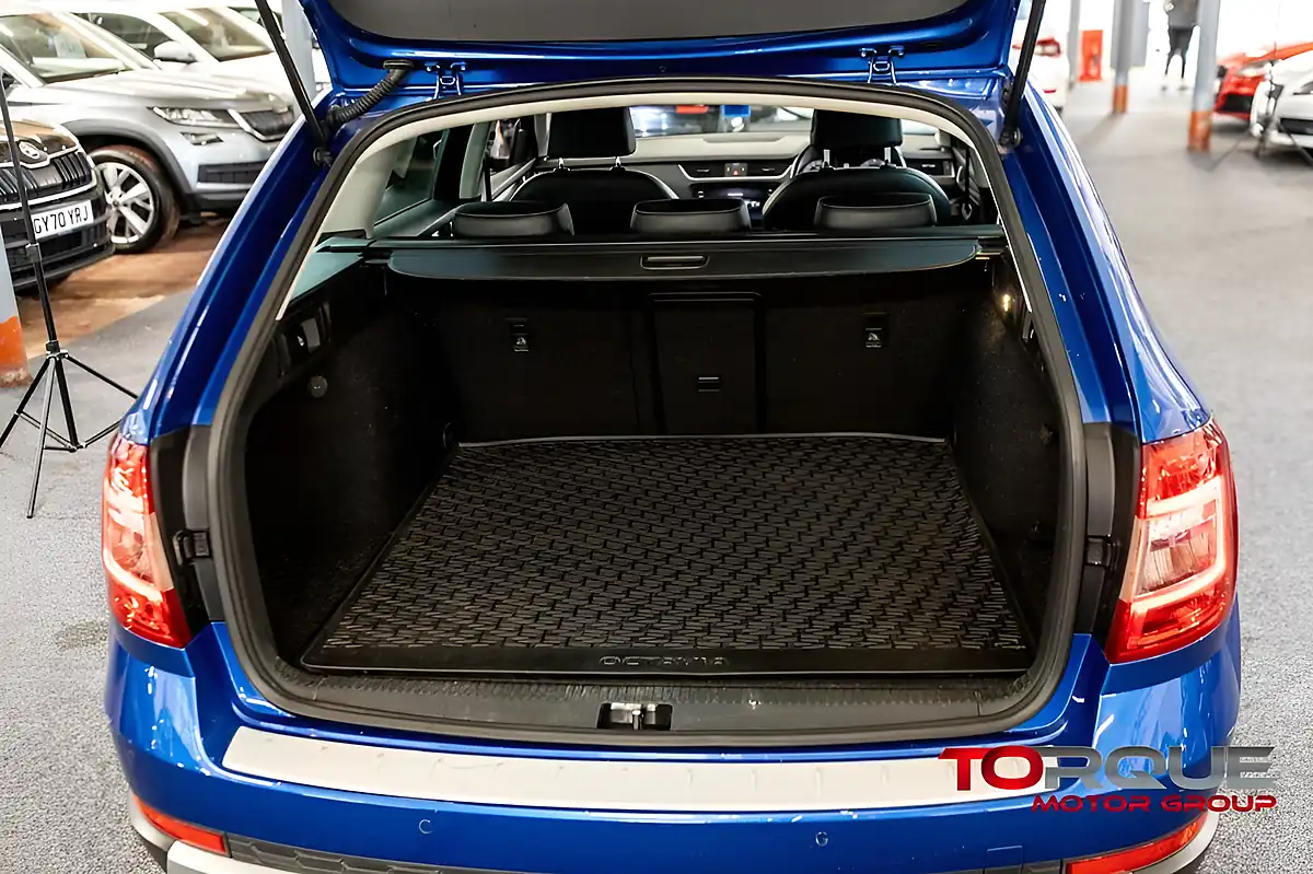 Used 2018 Skoda Octavia Scout Race Blue - Interior and Exterior details 20