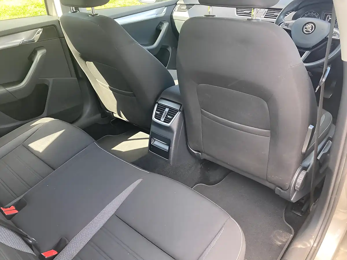 Used 2018 Skoda Octavia Se Beige - Interior and Exterior details 12
