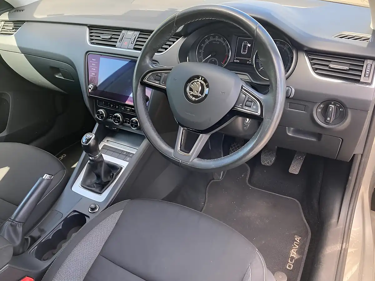 Used 2018 Skoda Octavia Se Beige - Interior and Exterior details 14