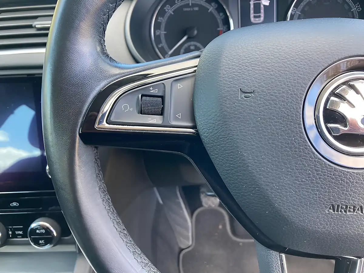 Used 2018 Skoda Octavia Se Beige - Interior and Exterior details 18