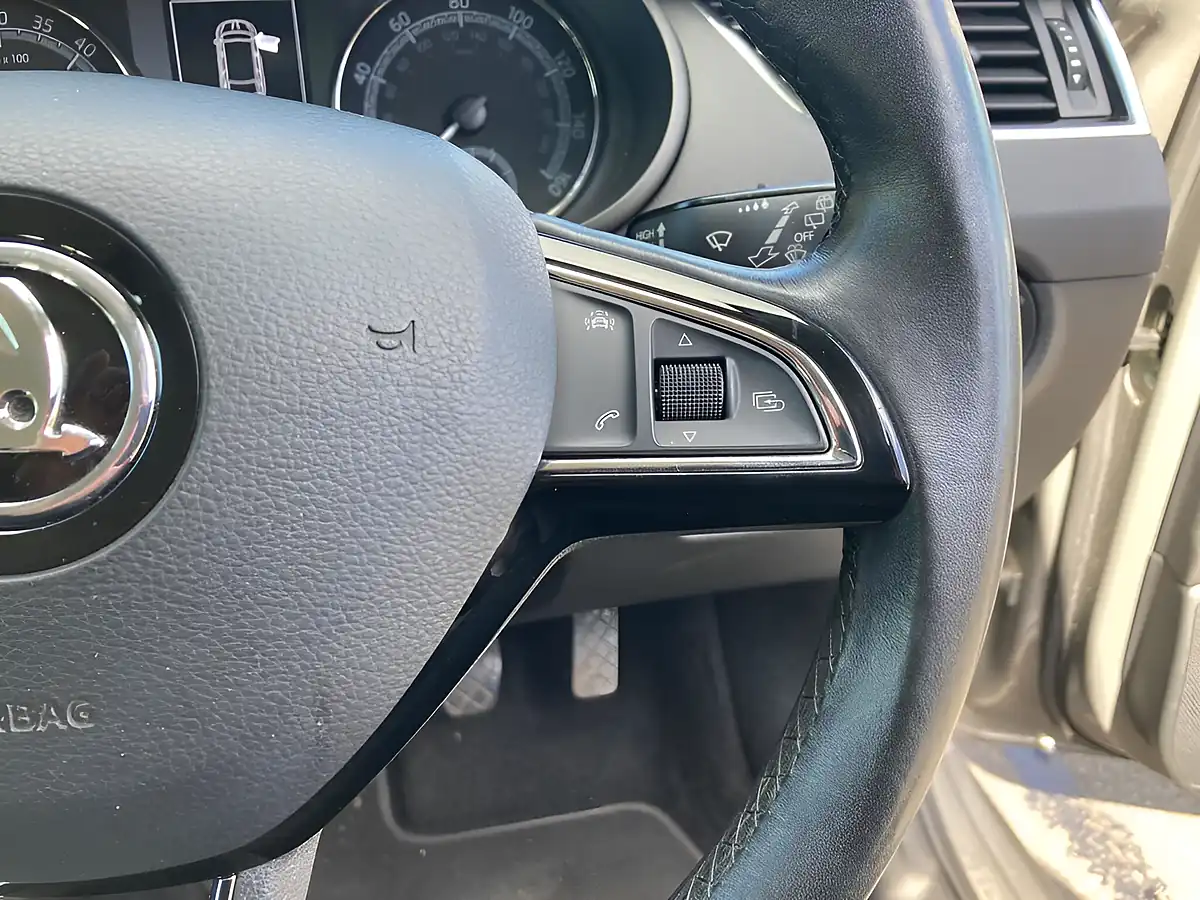 Used 2018 Skoda Octavia Se Beige - Interior and Exterior details 19