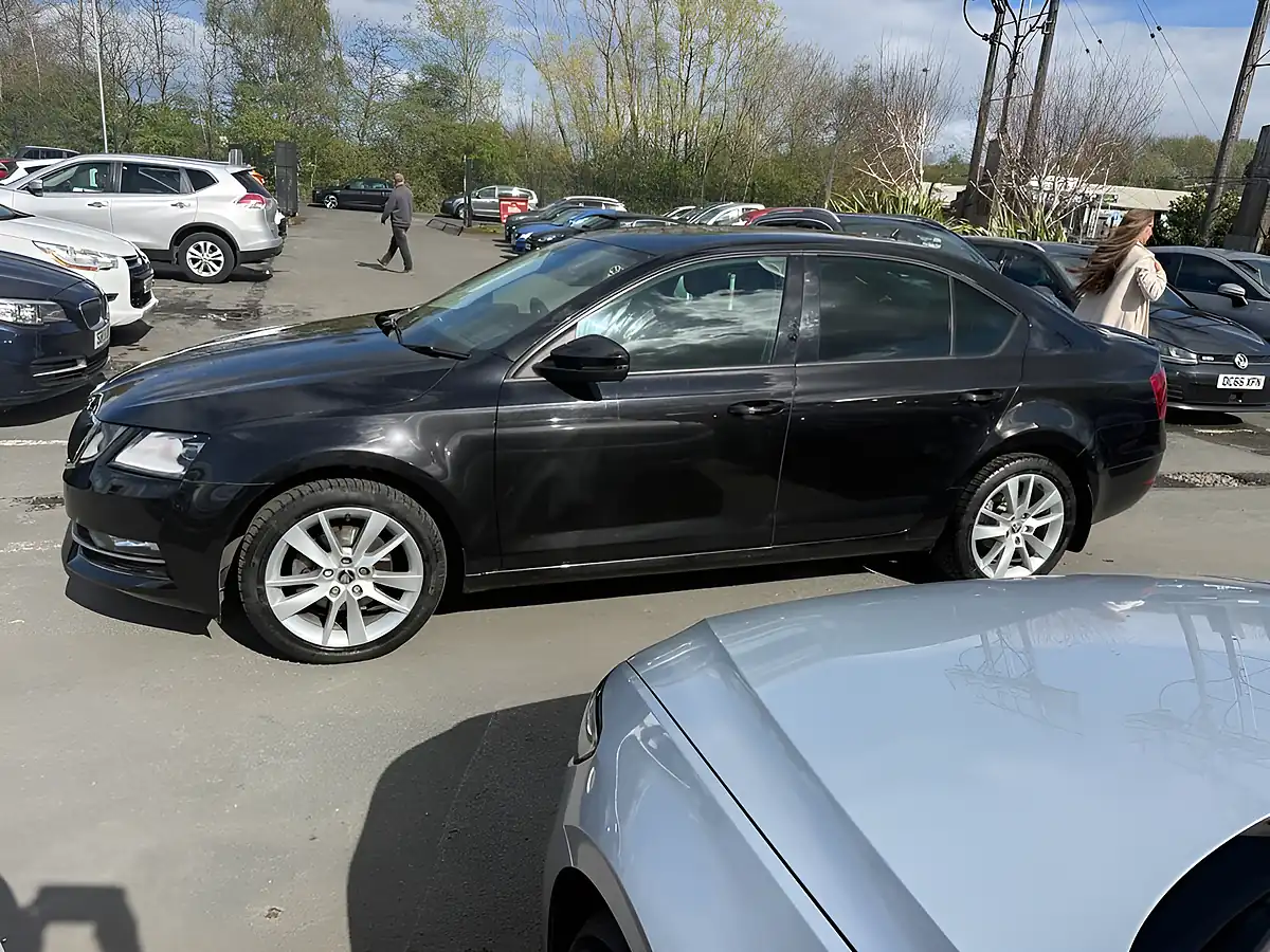Used 2018 Skoda Octavia Se L Black - Interior and Exterior details 15